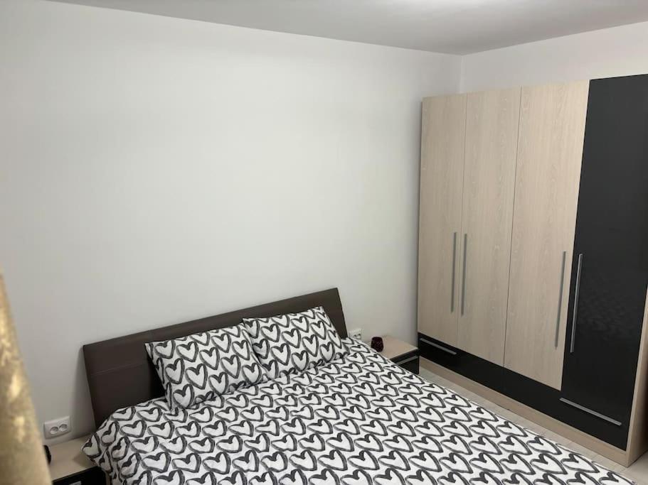 3 Camere Decomandat Bukarest Eksteriør billede
