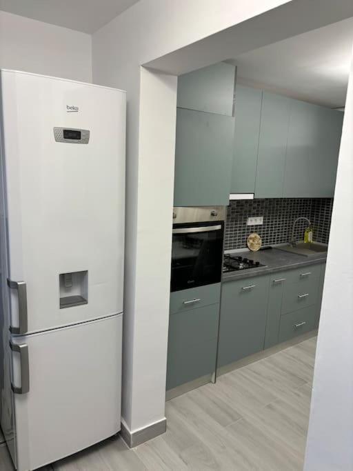 3 Camere Decomandat Bukarest Eksteriør billede